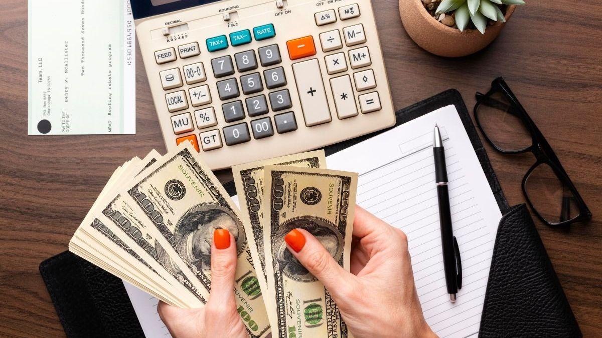Average gym owner expenses per month