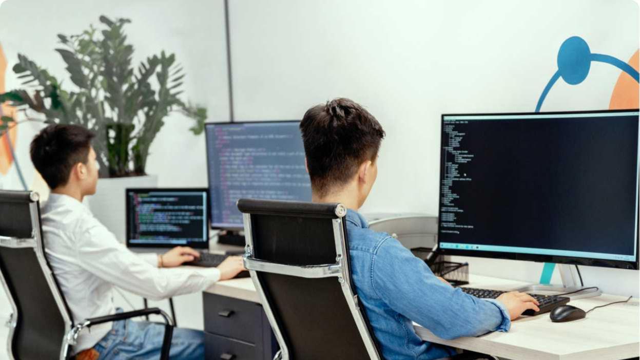 Off-the-shelf software (Saas) vs custom software development: Which is best for your fitness business?